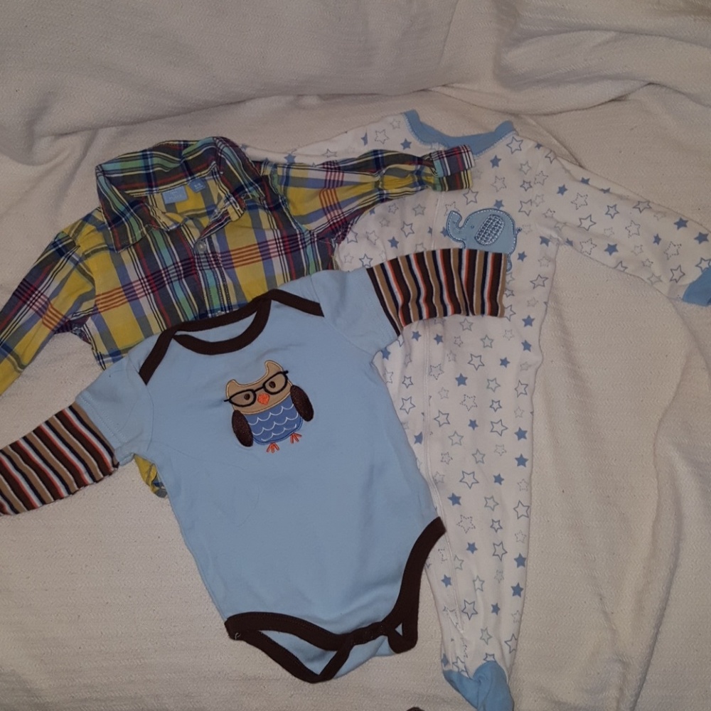 Size 6-9 month clothing lot.